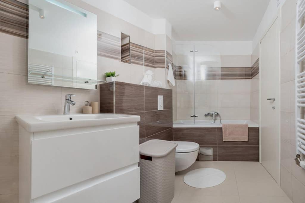 Villa Graf Podstrana Bagian luar foto